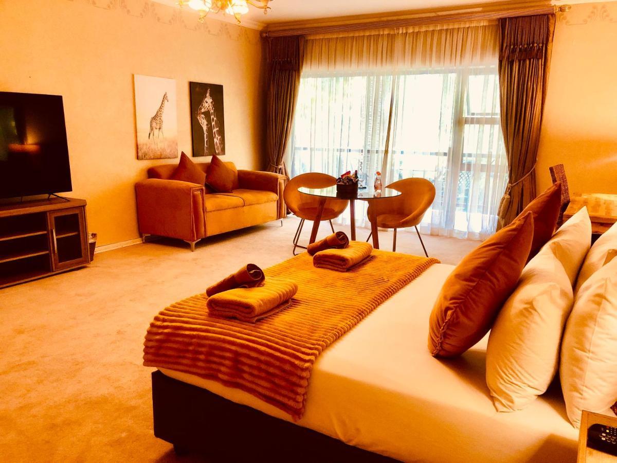 27A On Angus Hotel Йоханесбург Екстериор снимка